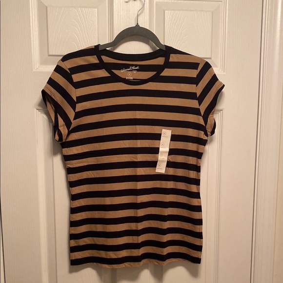 Universal Thread Tops - Universal Thread Tan Stripe Fitted Short Sleeve Tee…size M